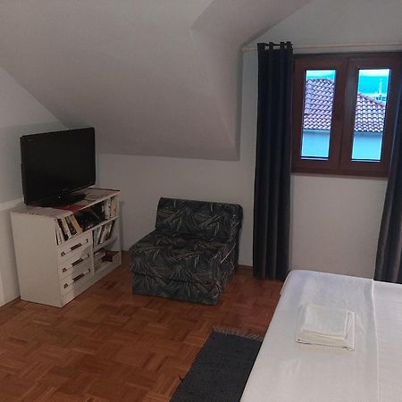 Apartamento Vila Dora Supetar Habitación foto