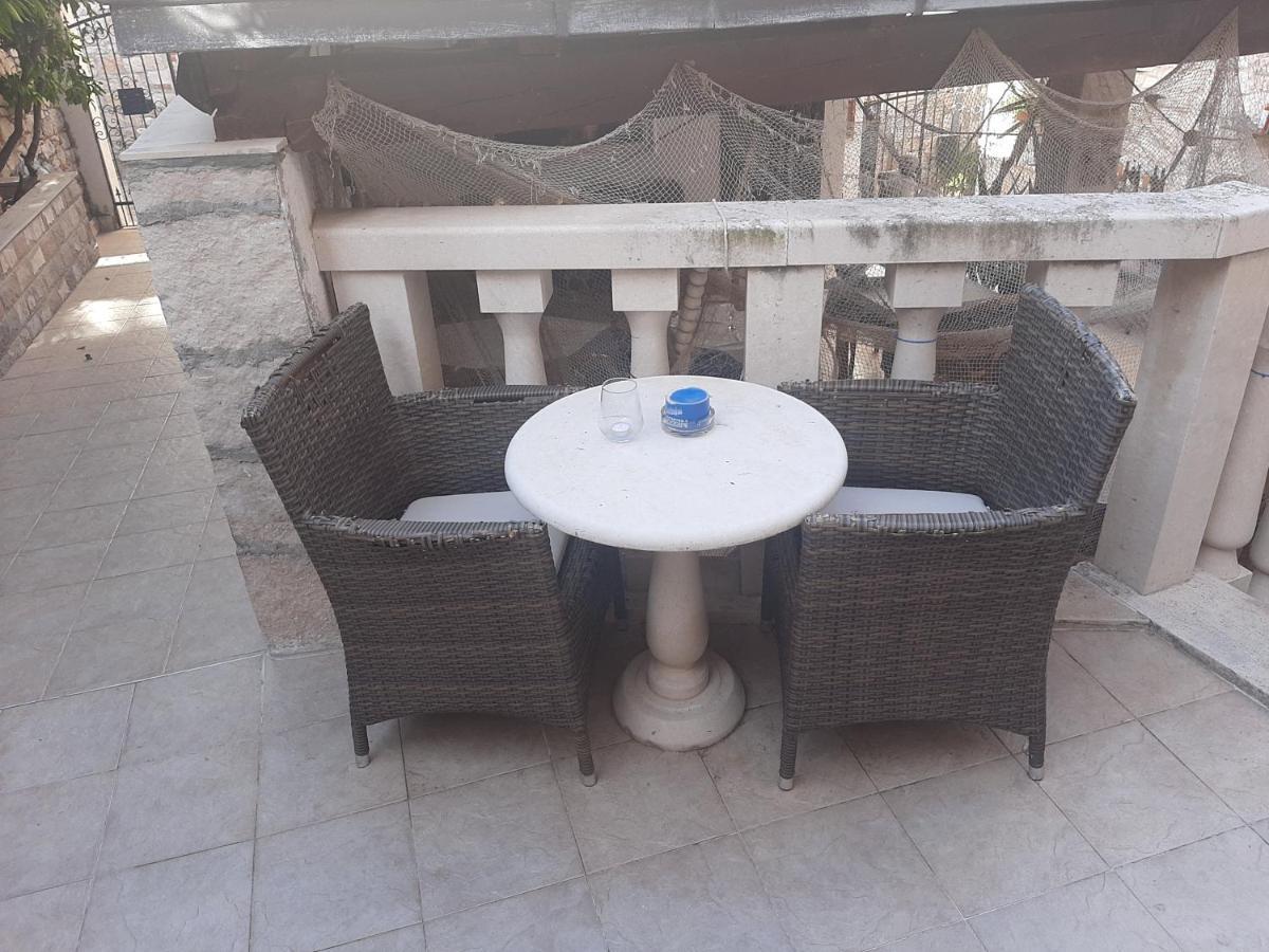 Apartamento Vila Dora Supetar Exterior foto