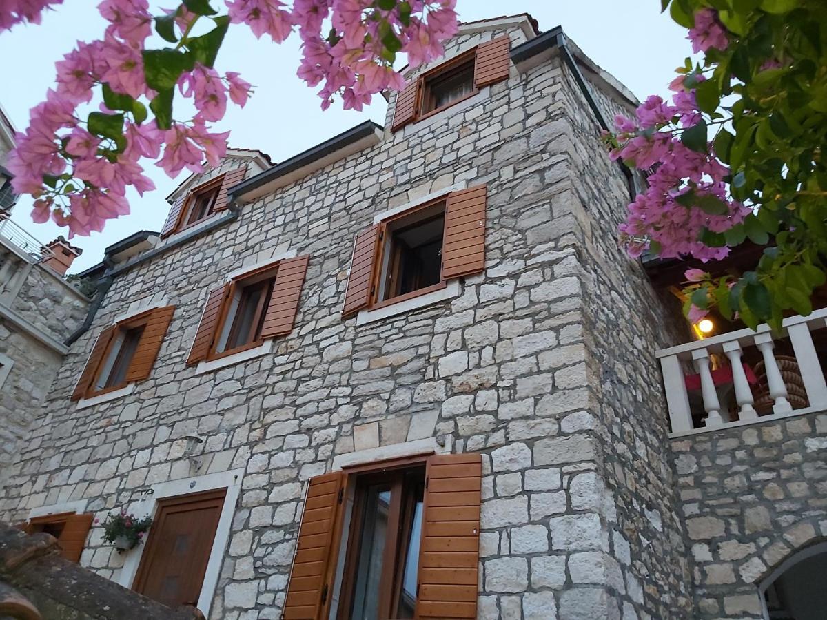 Apartamento Vila Dora Supetar Exterior foto