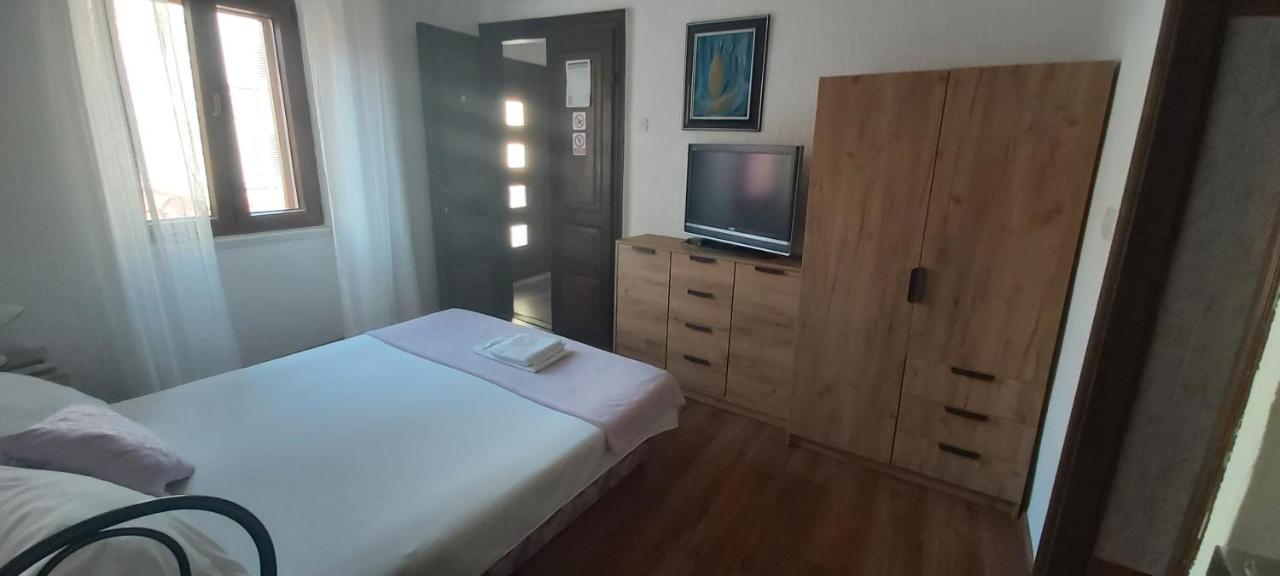 Apartamento Vila Dora Supetar Exterior foto